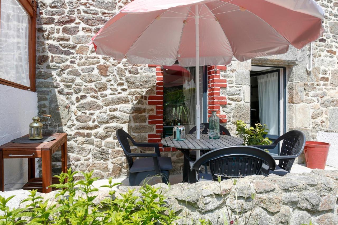La Quinardais - Charmante Maison Avec Terrasse Saint-Samson-sur-Rance Exteriér fotografie